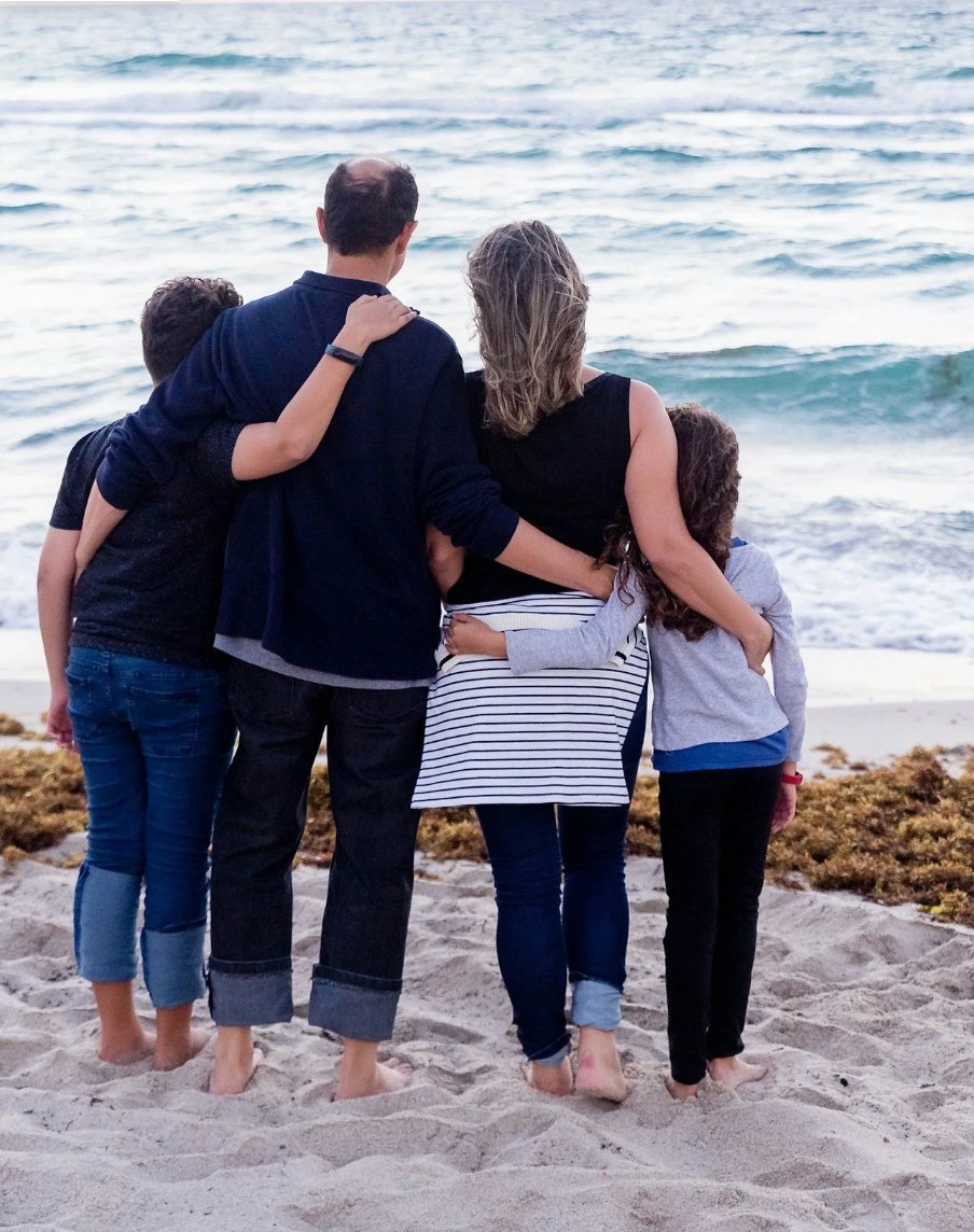 Family relocating to Colombia